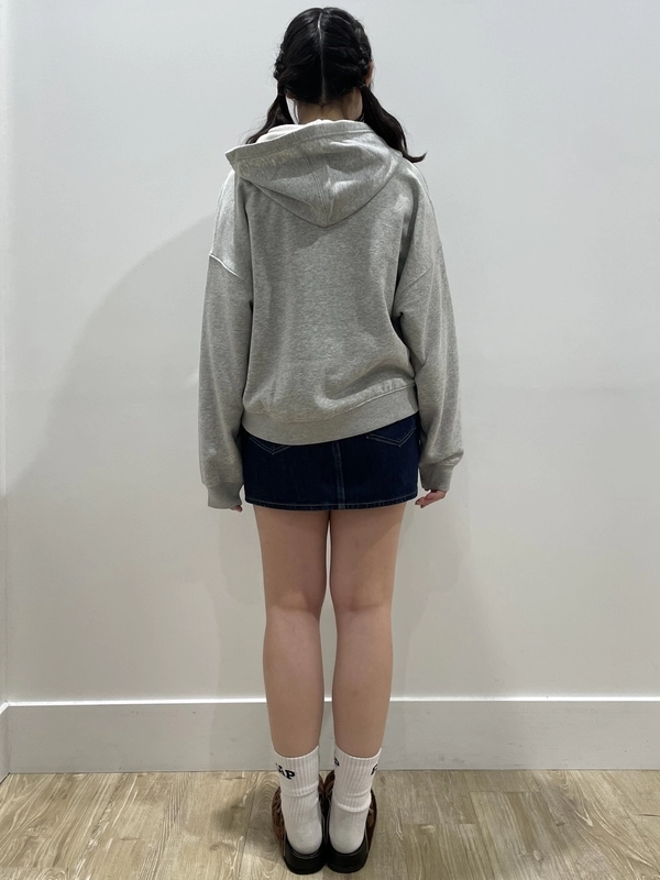 スウェットパーカー×ミニスカート♪