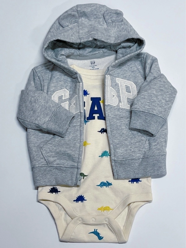 恐竜いっぱいお出かけコーデ