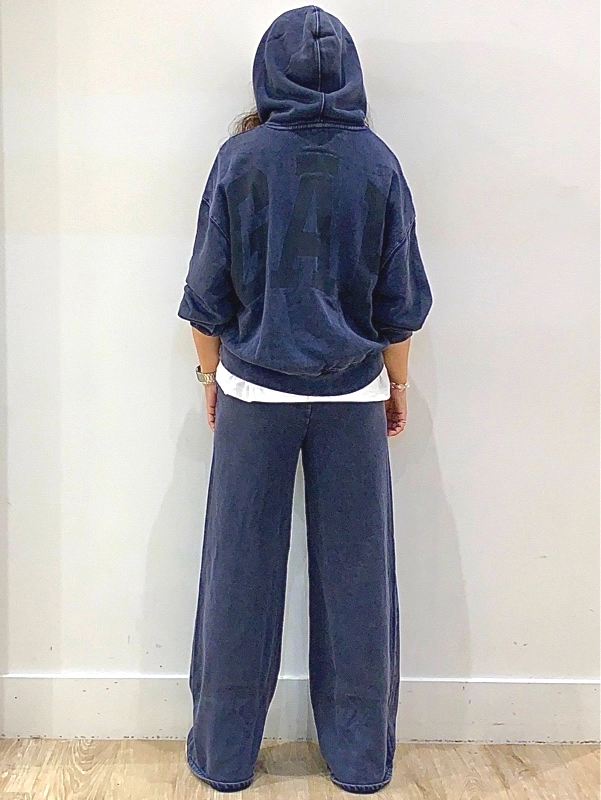 【新作セットアップ】背中のビッグロゴがカッコいい！