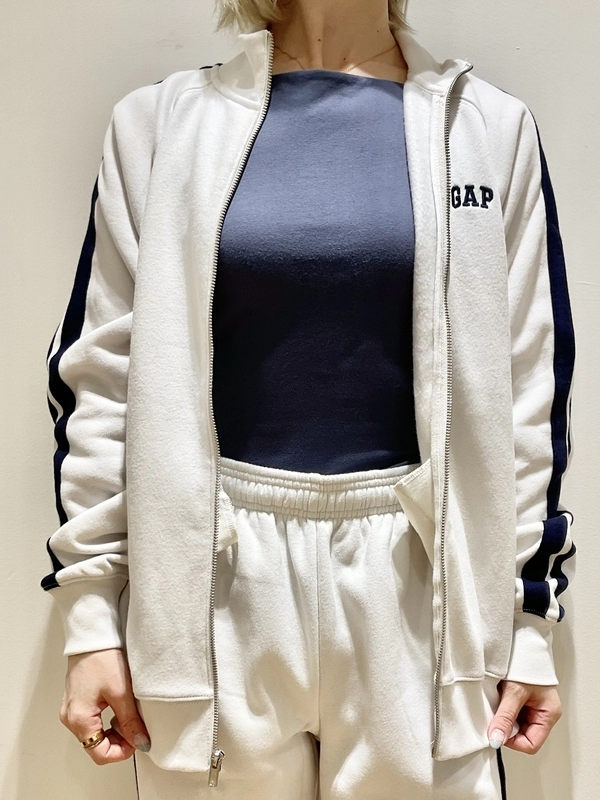 大人女子にも◎トラックジャケットセットアップ