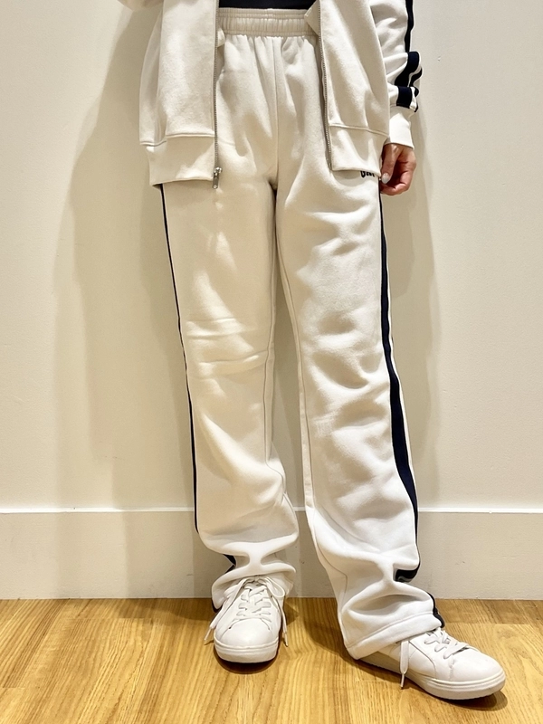 大人女子にも◎トラックジャケットセットアップ