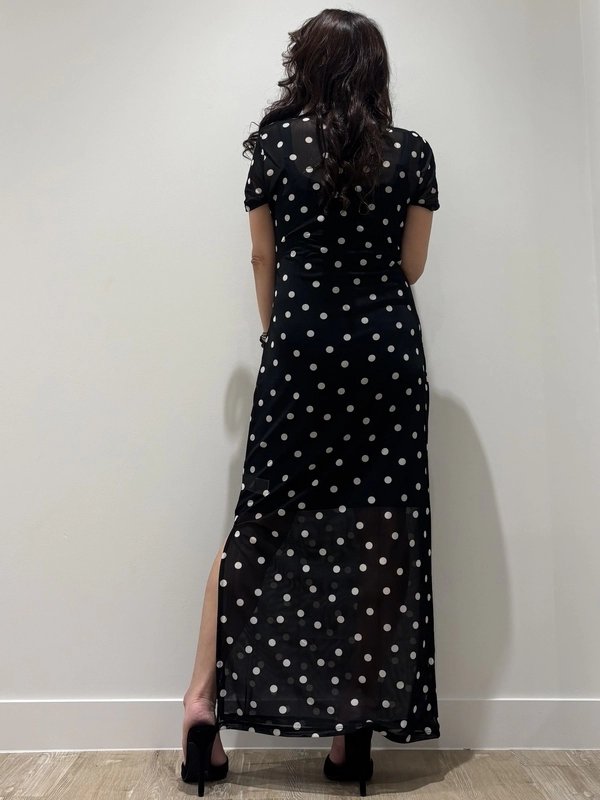 大人可愛い♡涼しげ水玉ワンピース