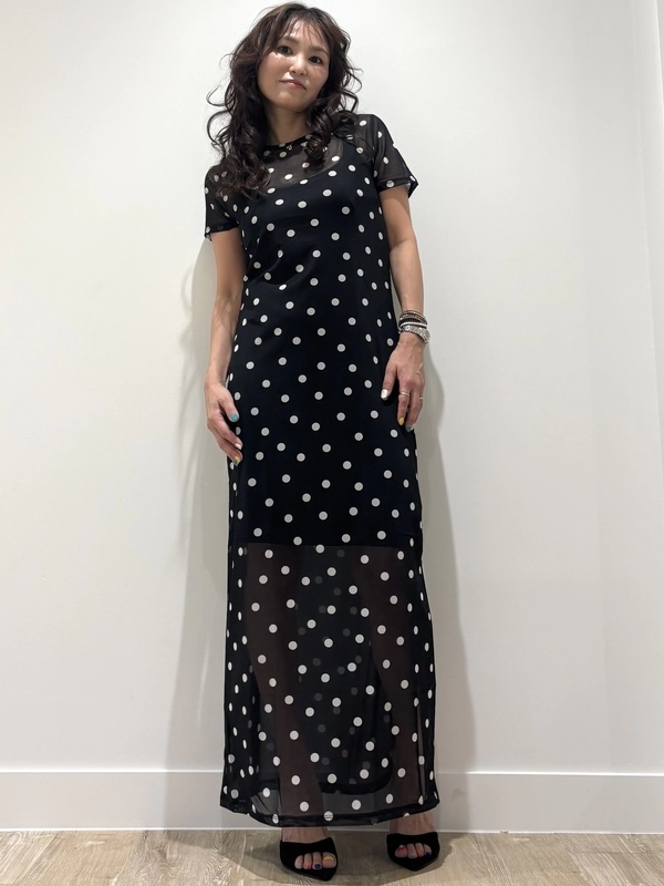 大人可愛い♡涼しげ水玉ワンピース