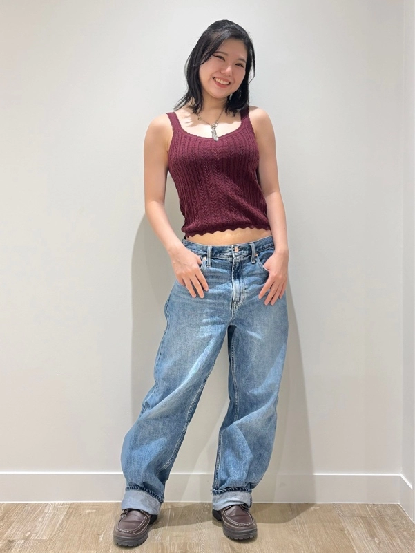 フリルが大人可愛い♡ポインテールタンクコーデ