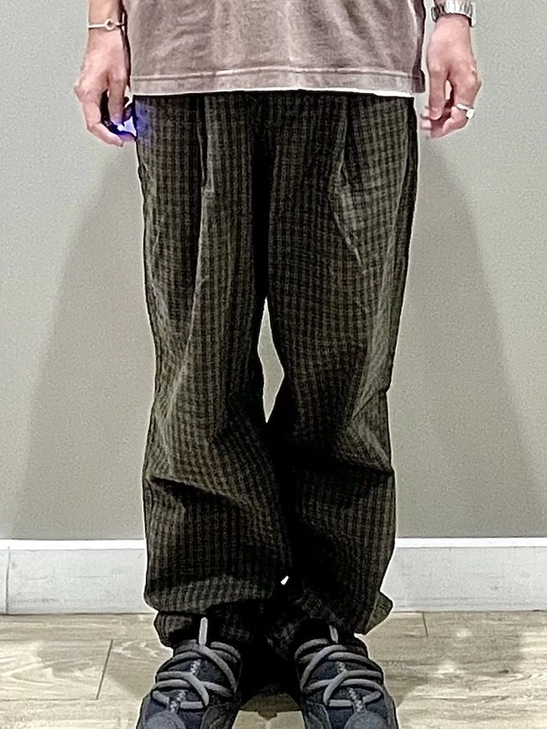 《万能チェックパンツ》