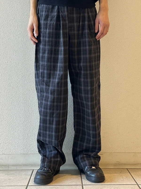チェックパンツ