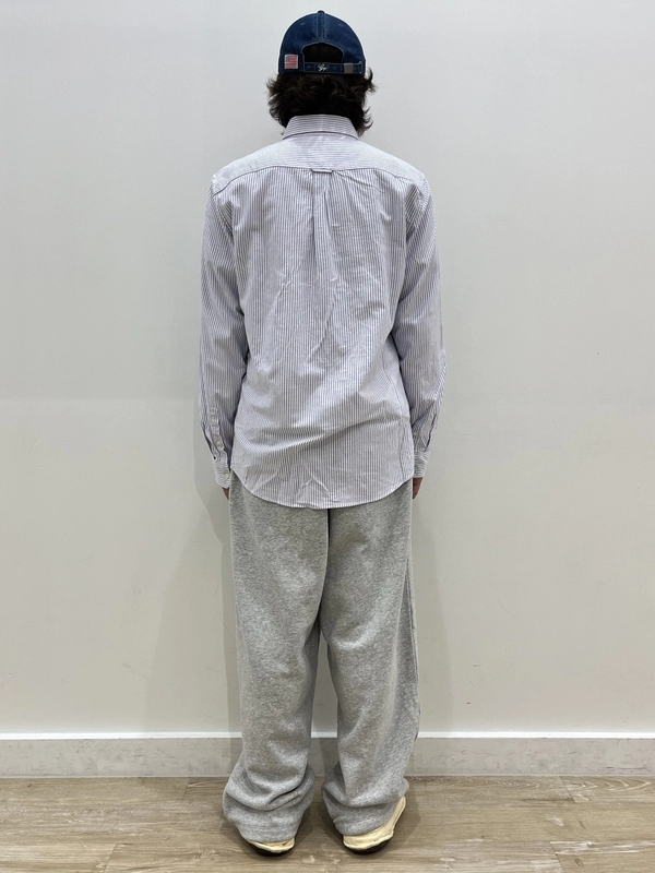 シャツ×スウェットコーデ