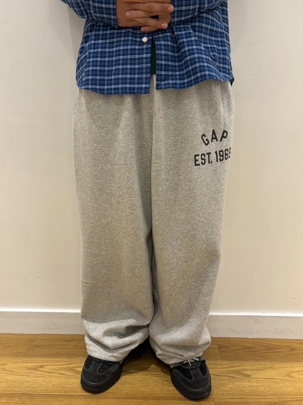 【ラフに！】シャツ✖️スウェットパンツのコーディネート！