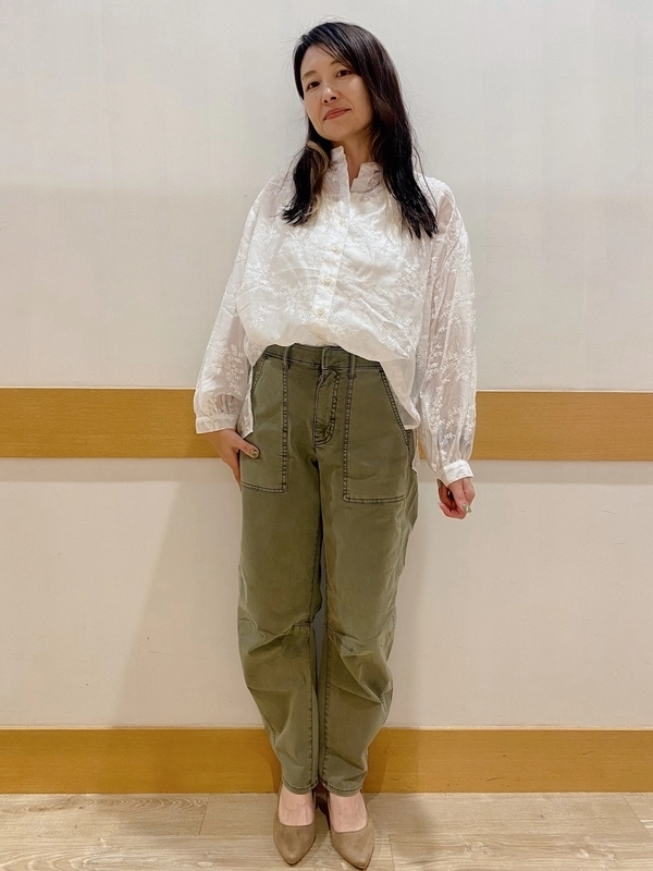 花柄シースルーシャツが可愛いです
