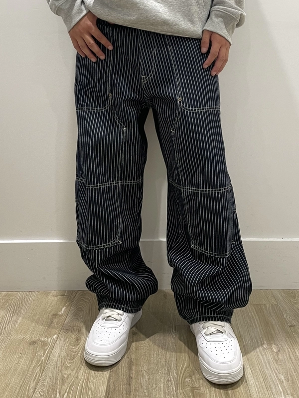 ロゴパーカー×バギーカーペンターデニムのスタイリング | Gap公式