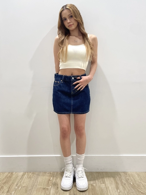 ニットキャミとデニムミニスカート♪