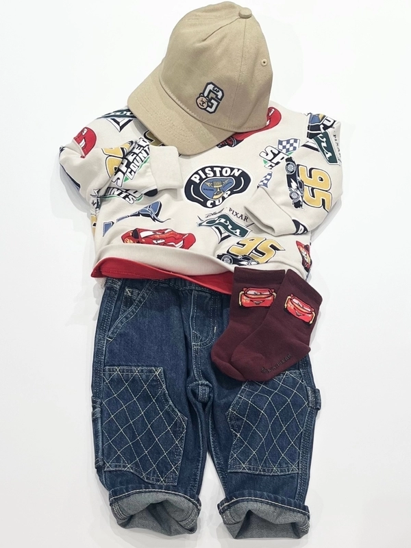 『人気のカーズ』デニムコーデでかっこいい！