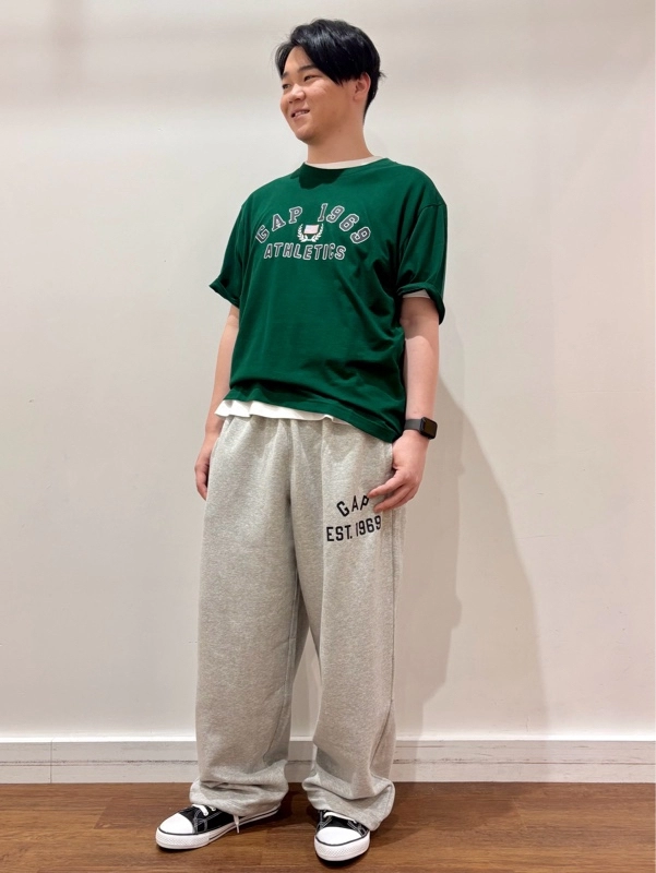 『秋物新作Tシャツ＆バギーシルエットスウェットパンツコーデ』