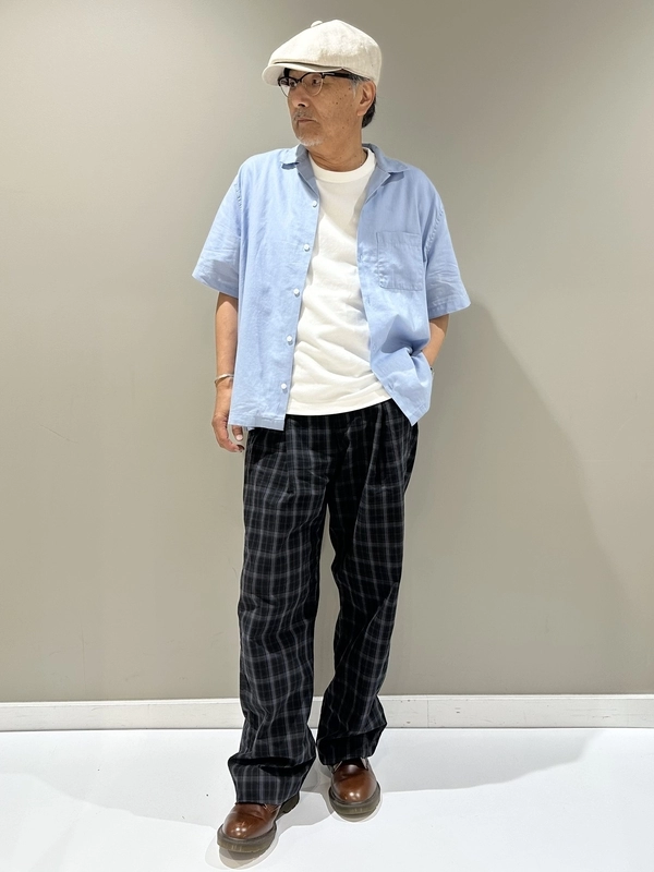 クロップシャツ×チェックパンツ