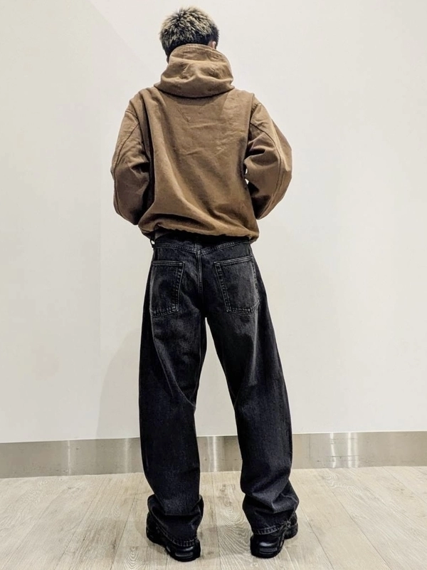 アクティブジャケット×バレルデニム”でつくる、大人ワークカジ