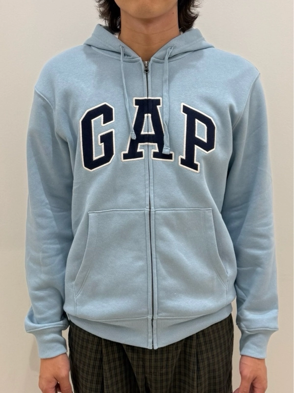 【新色】GAPロゴジップアップパーカー