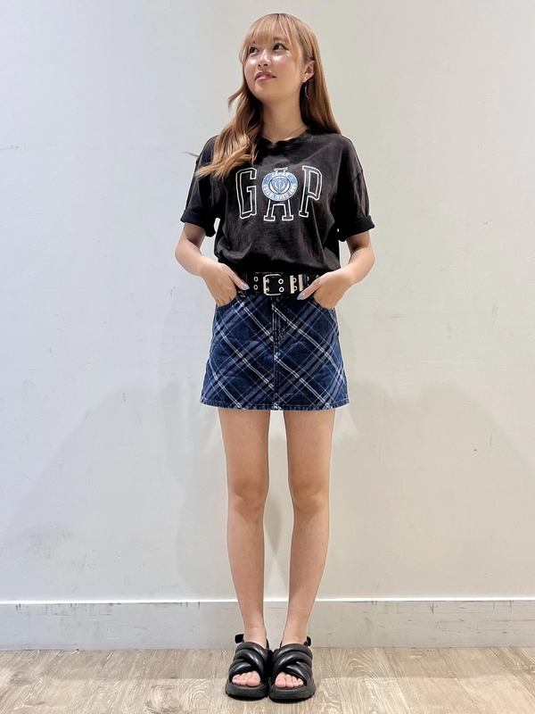 ミニスカートで涼しく