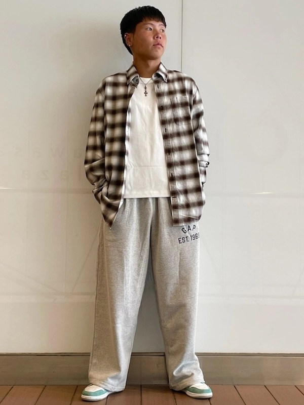 【NEW】シャツ×スウェットパンツ