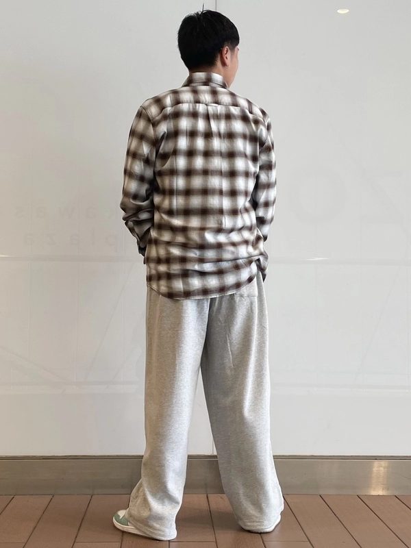 【NEW】シャツ×スウェットパンツ