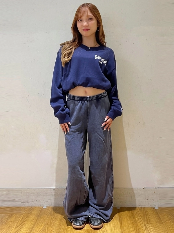 アレンジ可能なトレーナーでセットアップコーデ