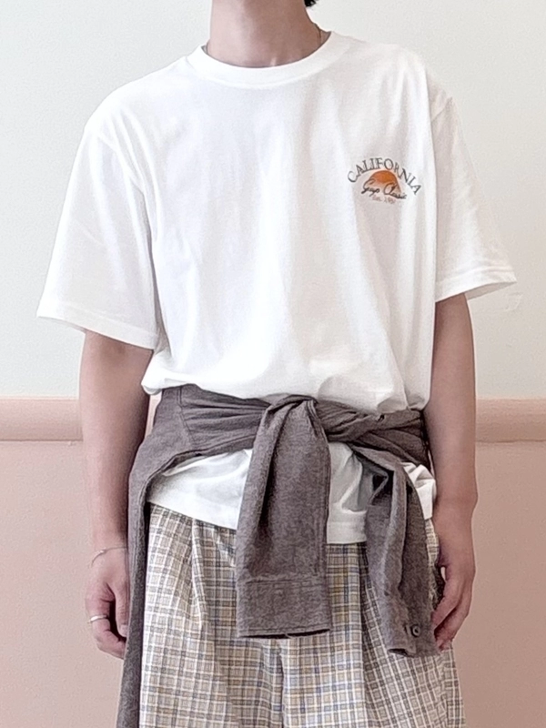 バックプリントTシャツ