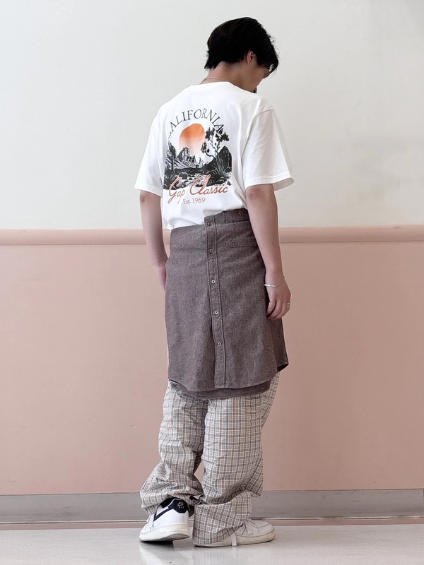 バックプリントTシャツ