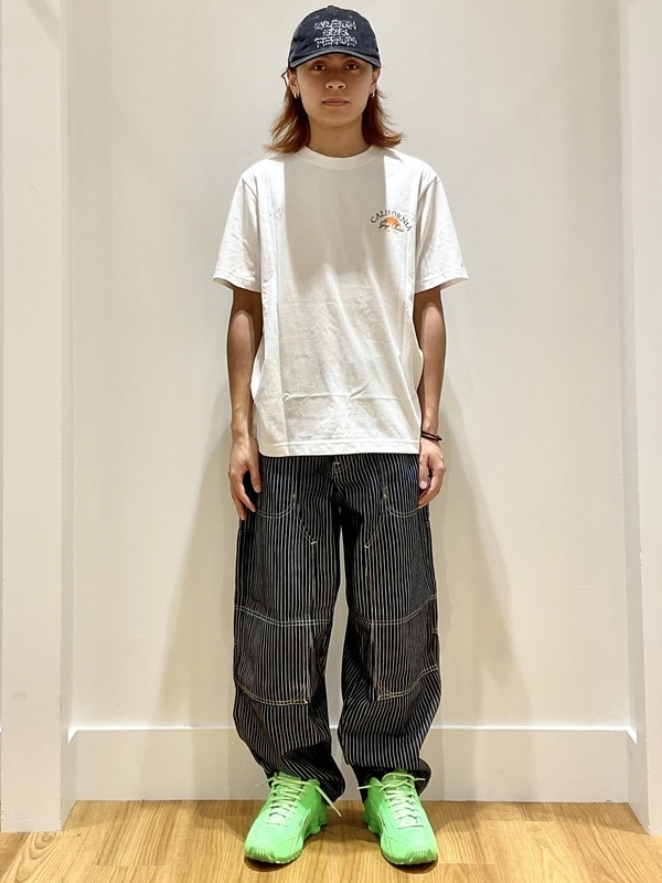 グラフィックTシャツ×バギーカーペンターデニム