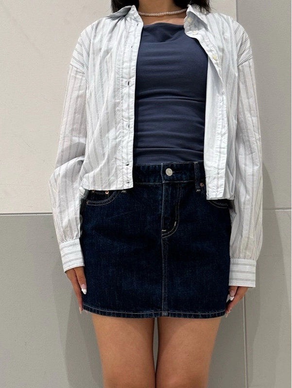 【ふんわりシャツとミニスカートで大人カジュアル】