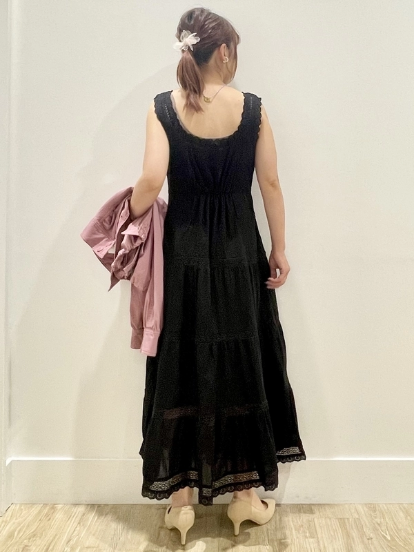 夏のおすすめブラックワンピース