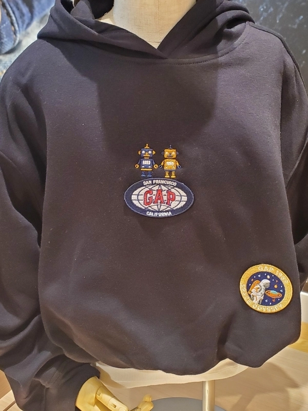 超オーバーサイズ刺繍ワッペンビッグロゴGAPパーカーフーディー古着フェードライン 2025年最新Gap 柄・デザイン：刺繍 メンズ パーカーの人気アイテム