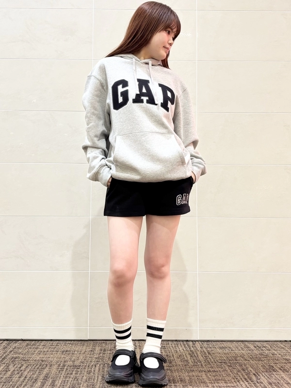 【大人気】GAPロゴパーカー