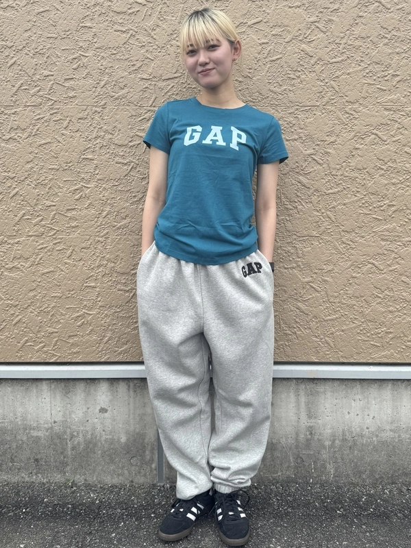 【大人気】ロゴTシャツ