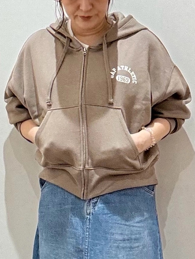 『新作Gapロゴクロップドパーカー新作登場っ!!』