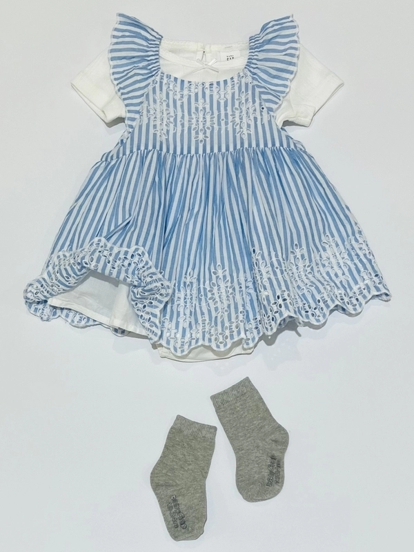 お盆帰省服
