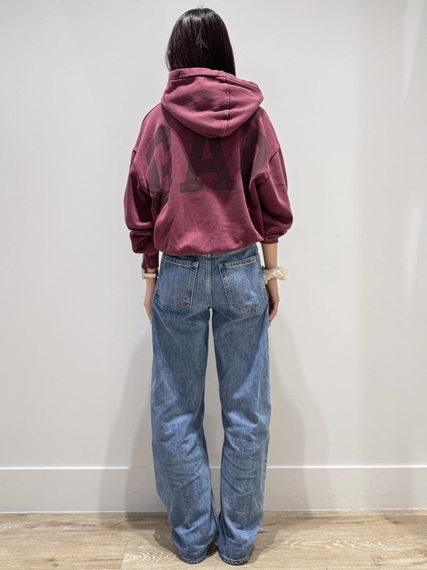バックシルエットが可愛い！秋コーデ