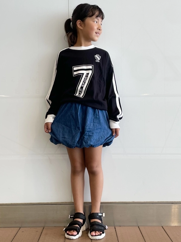 サッカーTシャツ×スカート