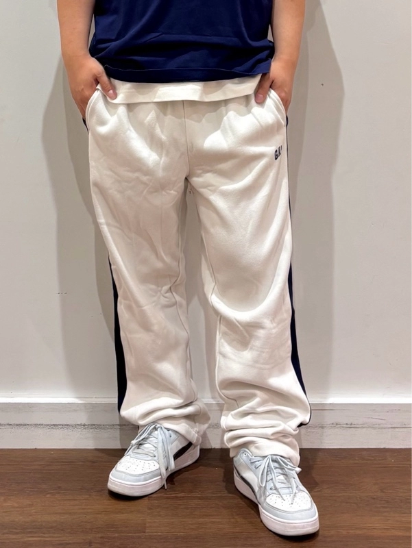 『人気のトラックパンツ、今年も新デザインで入荷っ！！』