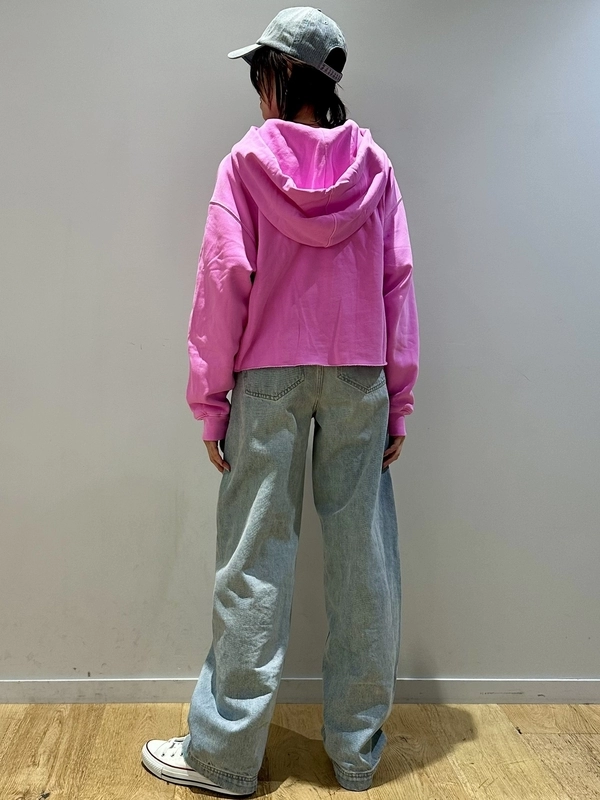 【GAP×BEIS】映えるピンクのストリートスタイル