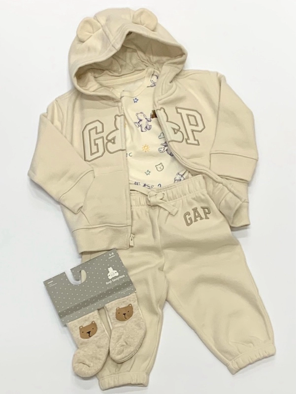 【大人気】GAPベビーロゴセットアップ