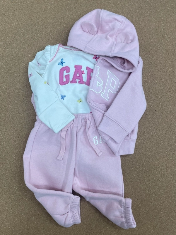 【BABY】GAPロゴセットアップ