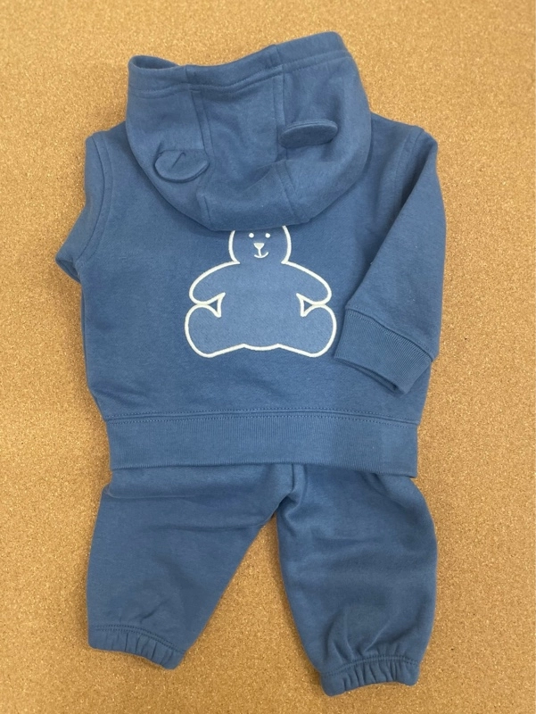 後ろ姿もかわいい♡ロゴセットアップ
