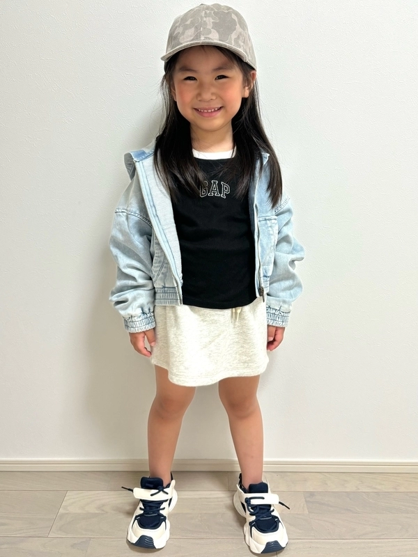 今から秋まで長く使える◎スポーティガーリーコーデ