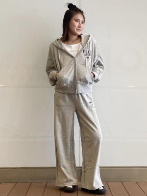 30th アニバーサリーヘビーウェイト セットアップ　グレー 30周年】アニバーサリーセットアップのスタイリング | Gap公式