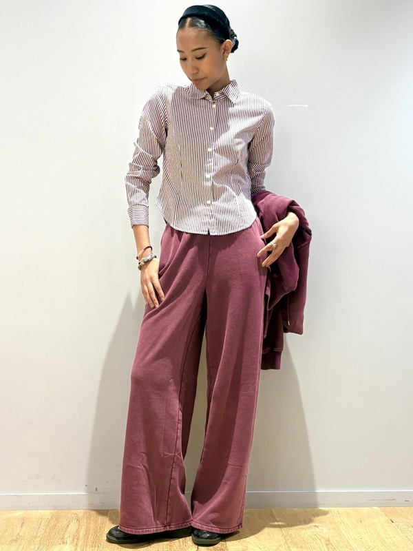 【シャツ×スウェットコーデ】