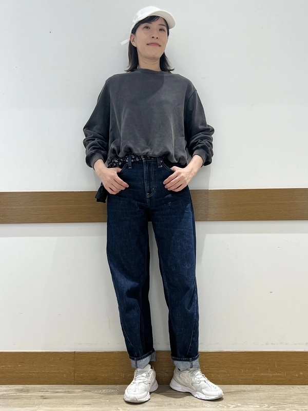 【大人気】バルーントレーナーとデニム！