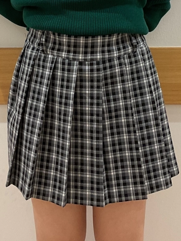 新作！チェック柄ミニスカートが大活躍！】のスタイリング | Gap公式