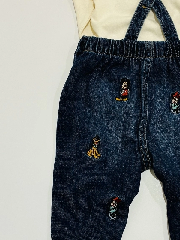ベビー【ディズニーオーバーオールコーデ】刺繍がいっぱいの