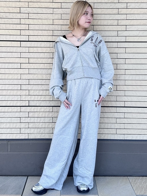 【オススメ】30thロゴパーカー×バギースウェットパンツ