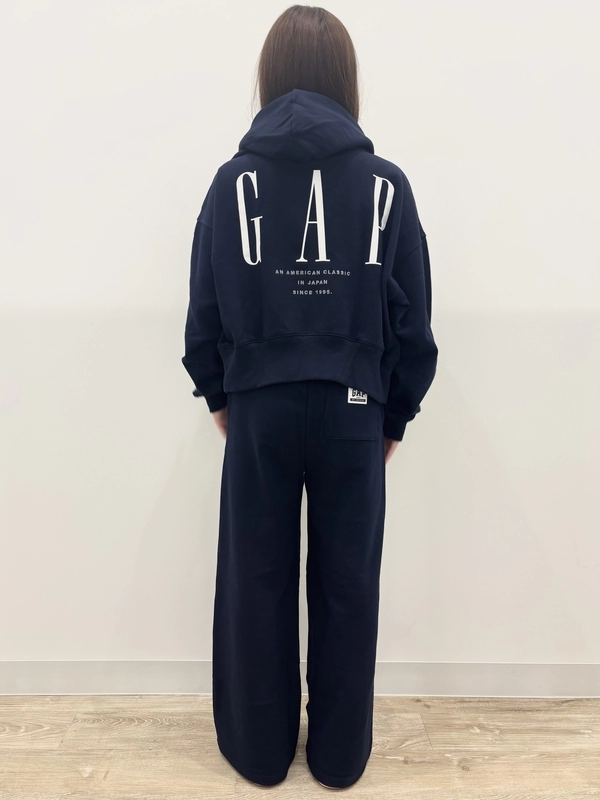 新作！35周年限定セットアップのスタイリング | Gap公式オンラインストア