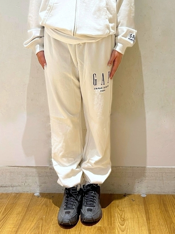 30thアニバサリーセットアップのスタイリング | Gap公式